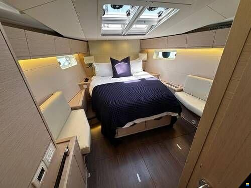 Jeanneau Yacht 54