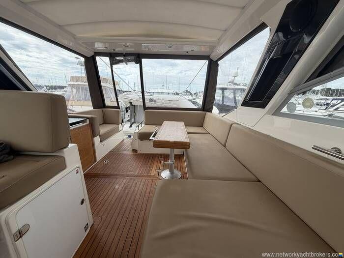 Sealine International SC35