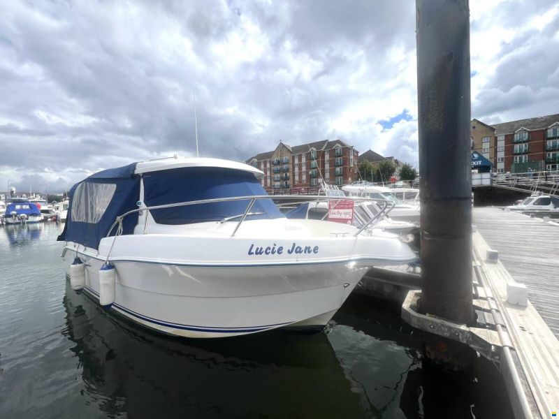 Quicksilver 640 Pilothouse