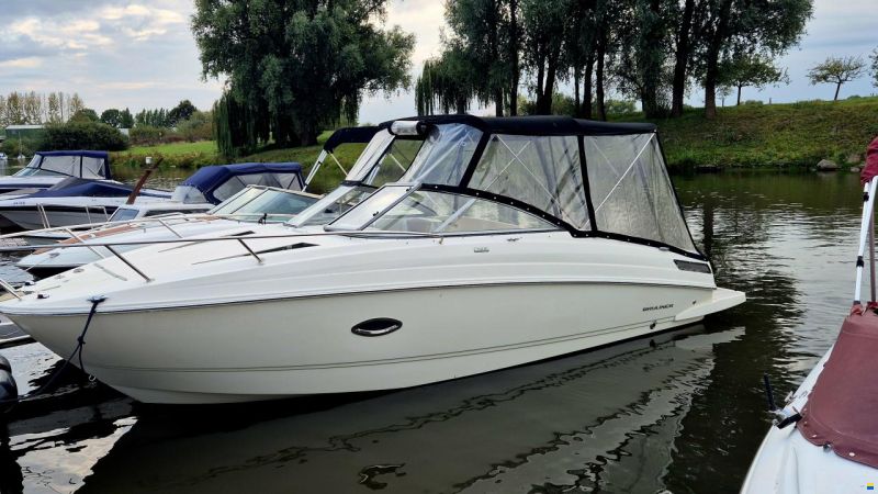 Bayliner 742