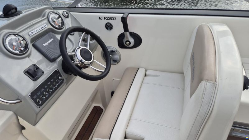 Bayliner 742