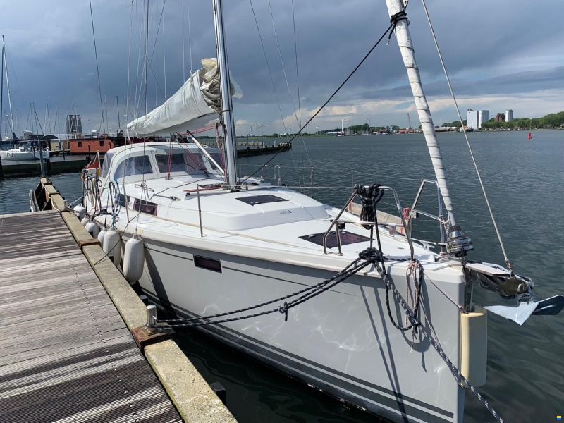 Hanse 385