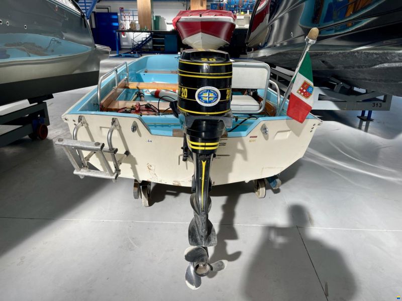 Boston Whaler del 1966