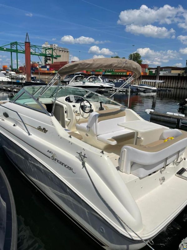 Sea Ray 240 Sundancer