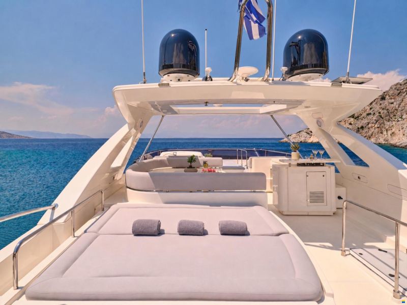 Ferretti 800