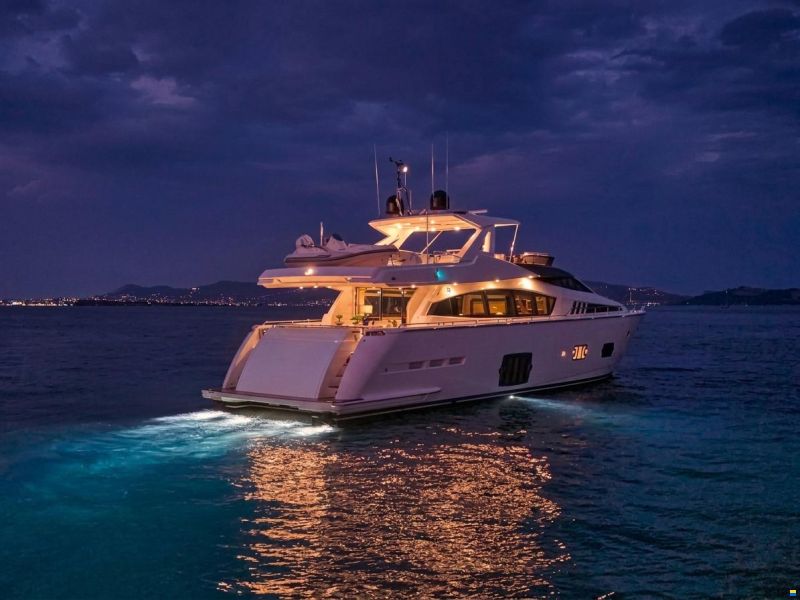 Ferretti 800
