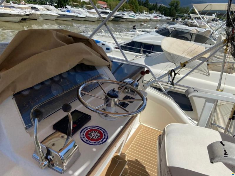 Bertram Yacht 37' Convertible