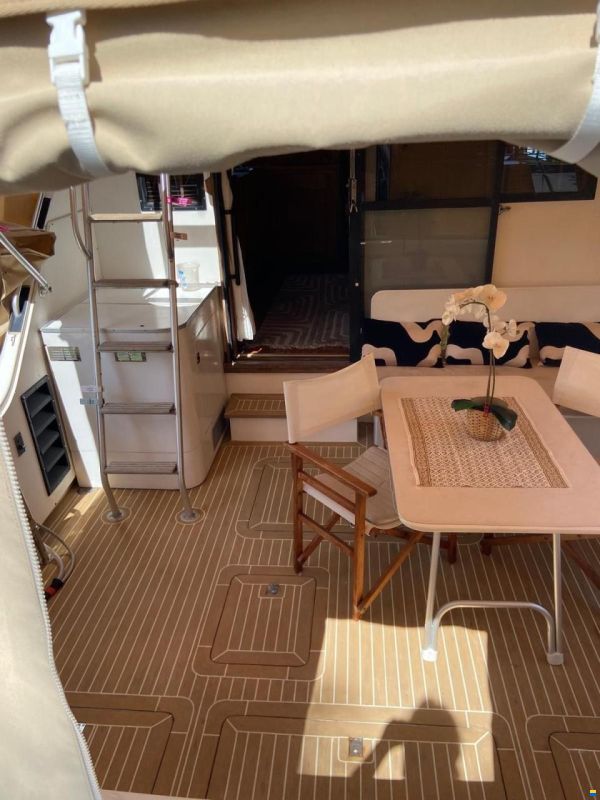 Bertram Yacht 37' Convertible