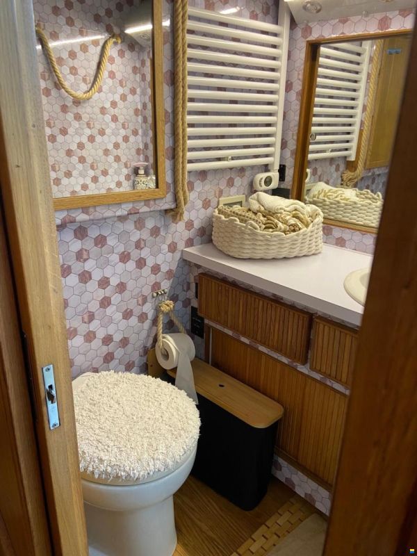 Bertram Yacht 37' Convertible