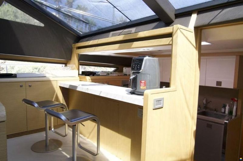 Ferretti 800