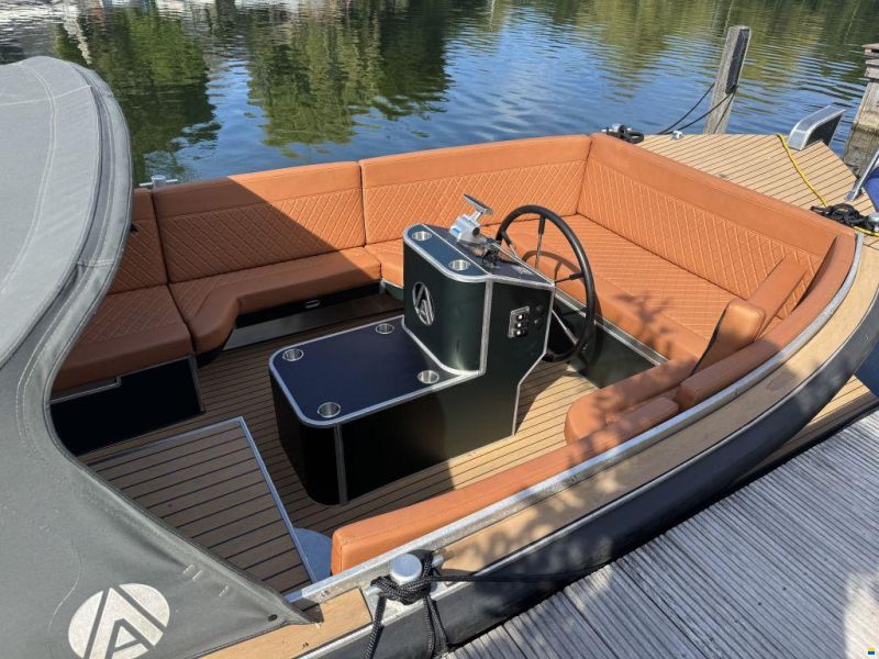 AluShip E-700 sloep