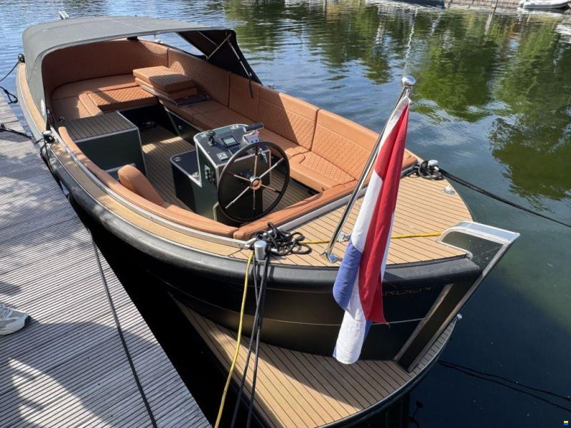 AluShip E-700 sloep