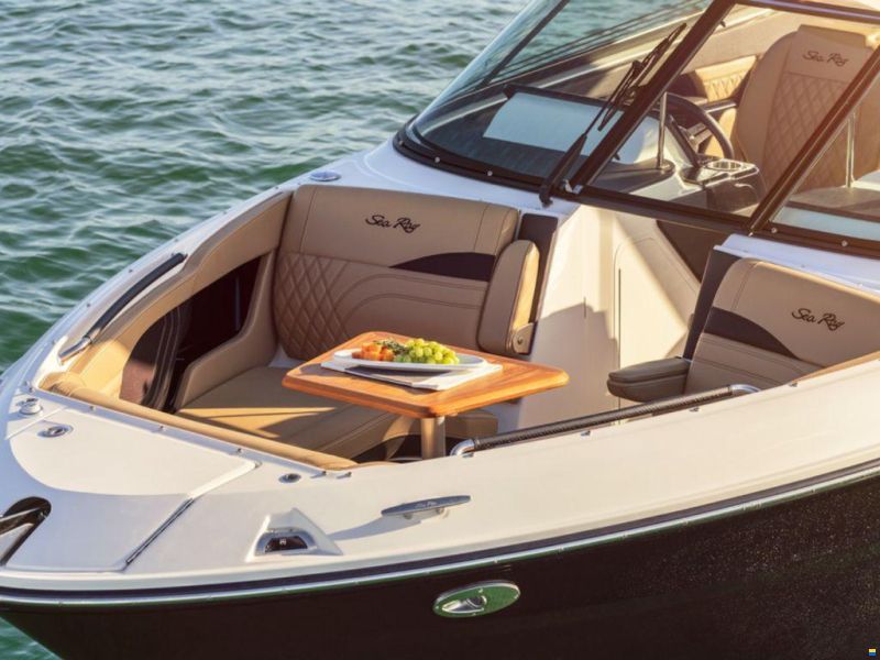 Sea Ray SLX 260