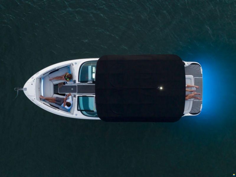 Sea Ray SLX 260