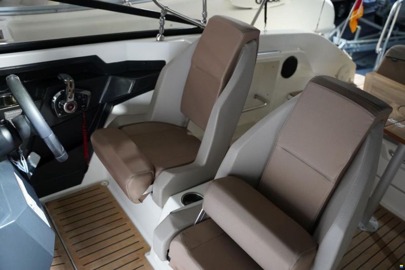Quicksilver ACTIVE 675 BOWRIDER