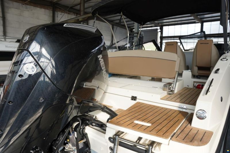 Quicksilver ACTIVE 675 BOWRIDER
