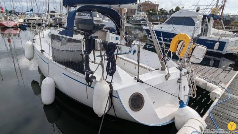 Beneteau Antares 9