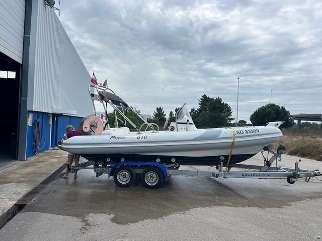 Silver Marine Phoenix 610