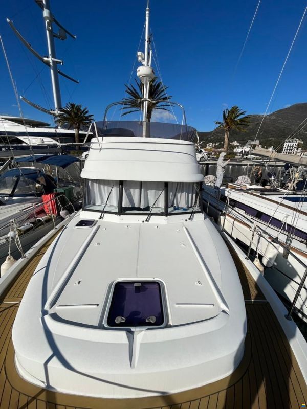 Beneteau Swift Trawler 34 Flybridge