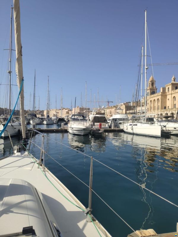 Hanse 370