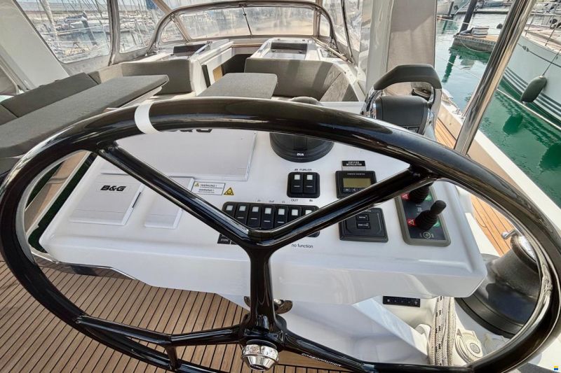 Hanse 588