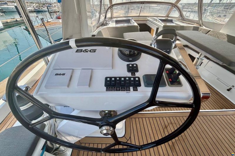 Hanse 588