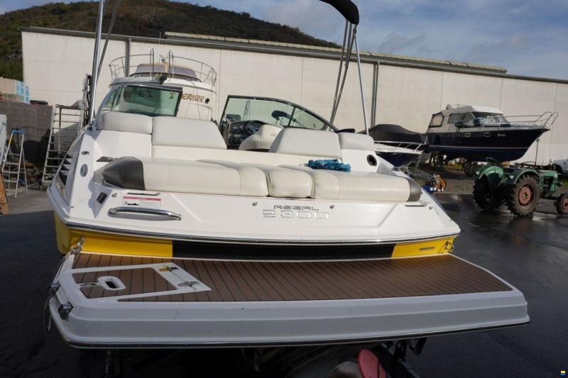 Regal 2300 BOWRIDER 2011
