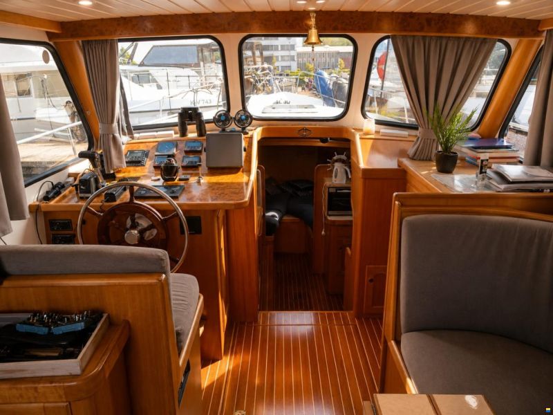 Gruno Motoryacht Stahlboot Verdränger Fly