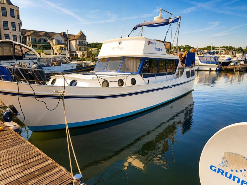 Gruno Motoryacht Stahlboot Verdr&auml;nger Fly