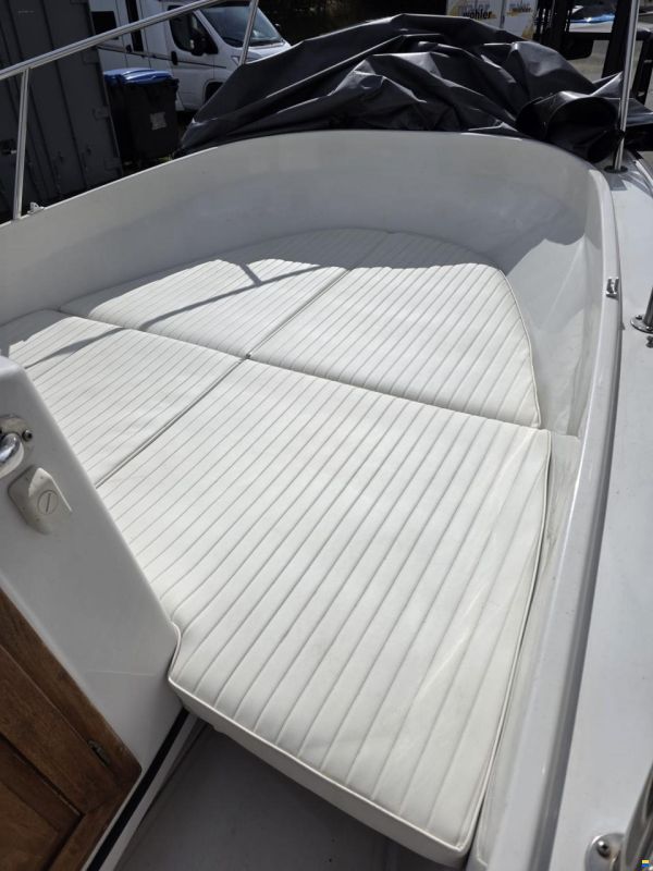 Boston Whaler 21 Outrage