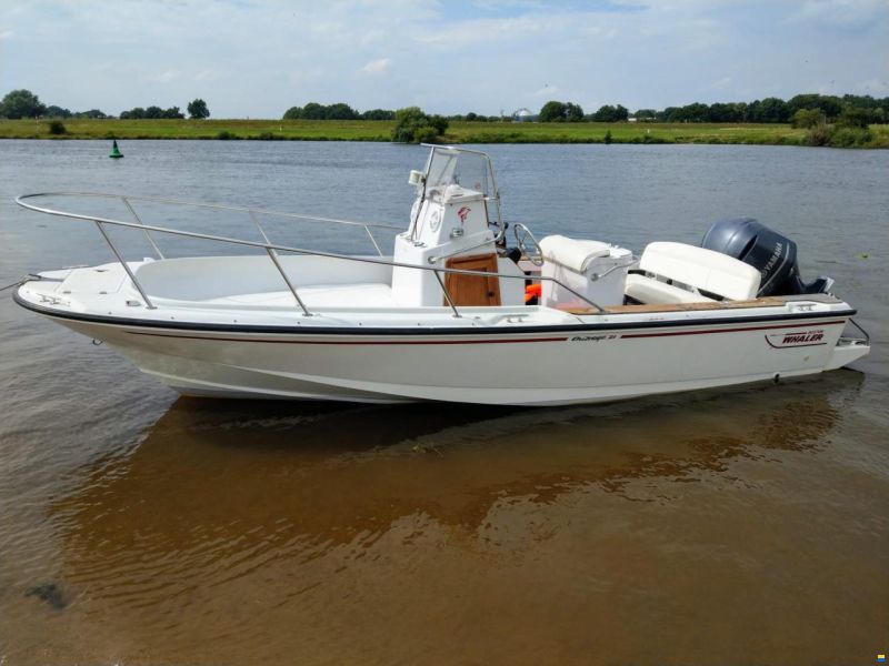 Boston Whaler 21 Outrage