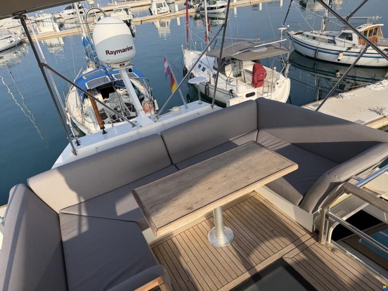 Sealine F 46