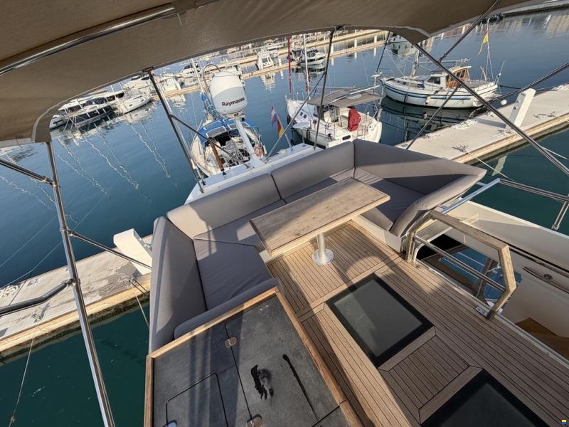 Sealine F 46