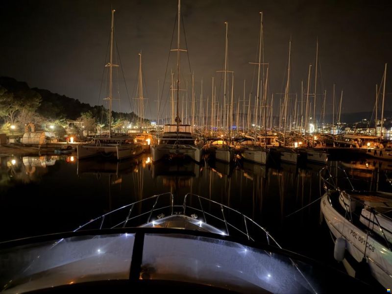 Sealine F 46