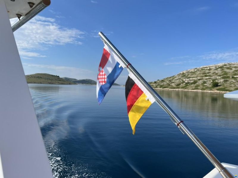 Sealine F 46