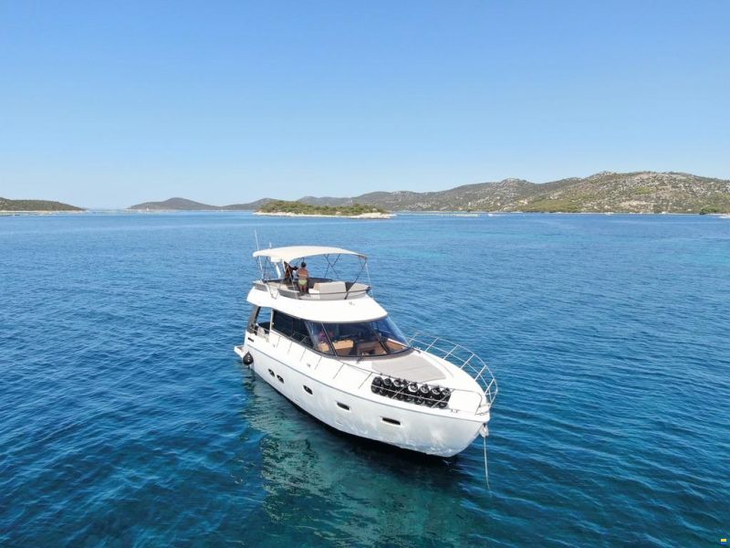 Sealine F 46