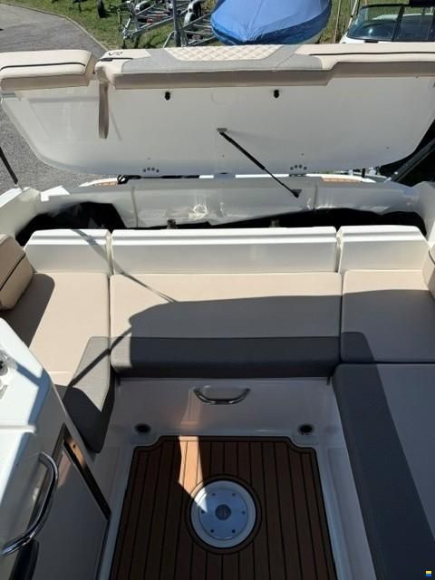 Bayliner VR-6 Cuddy