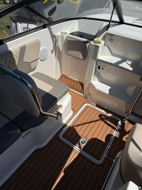 Bayliner VR-6 Cuddy