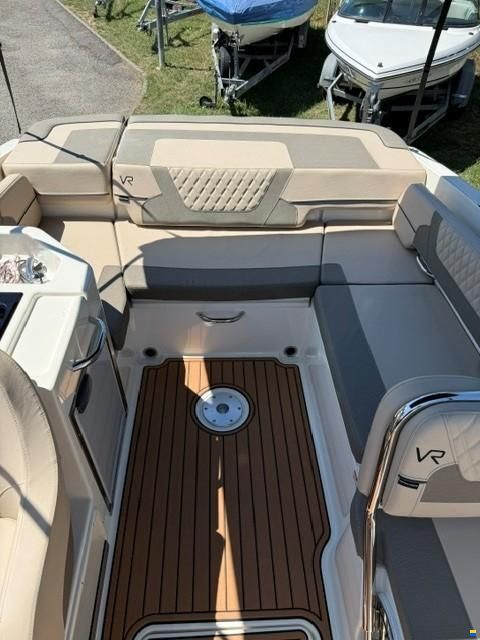 Bayliner VR-6 Cuddy