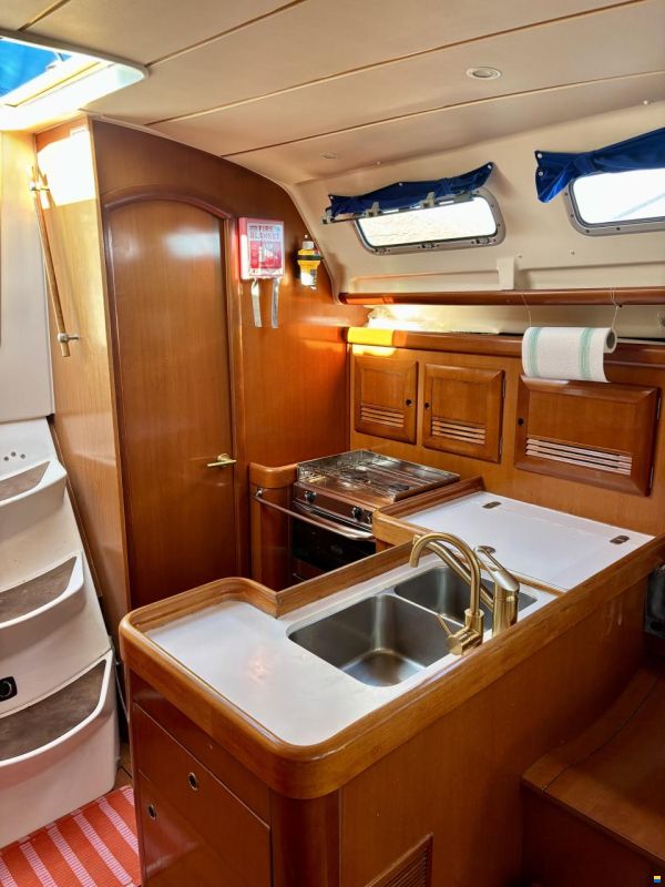 Beneteau Oceanis 373