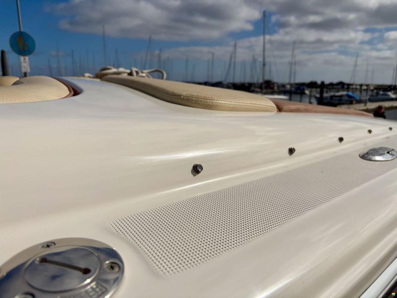 Chris Craft Launch 25