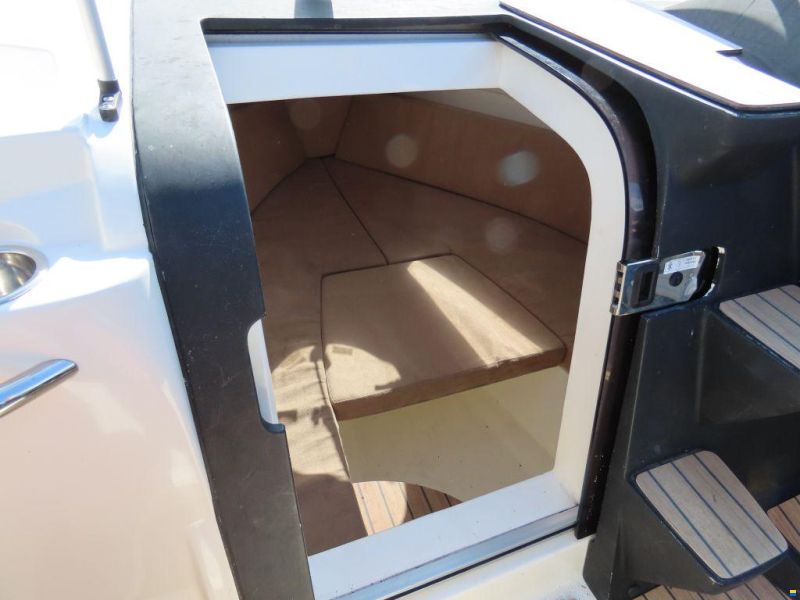 Prins 580 Cabin