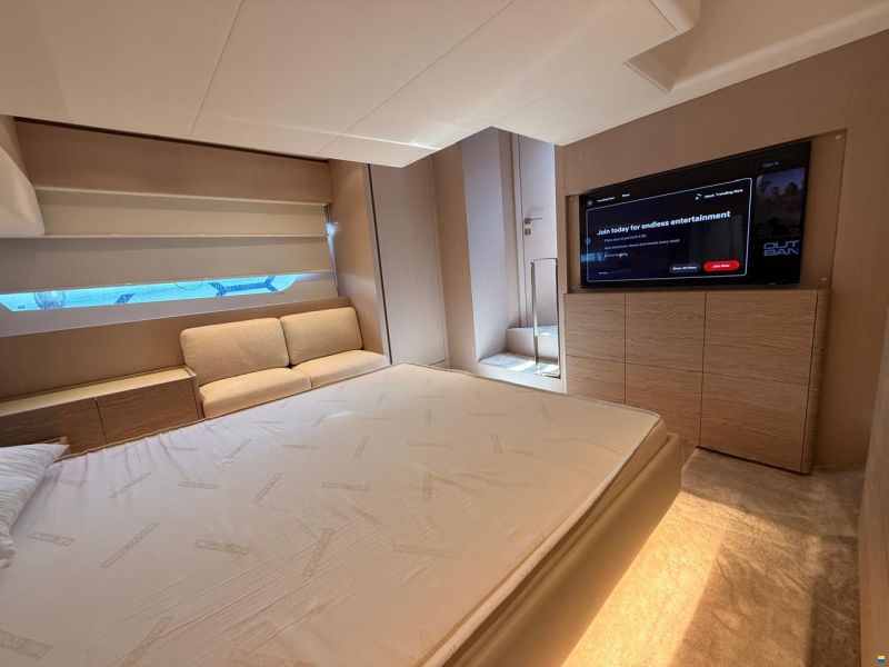 Ferretti 500