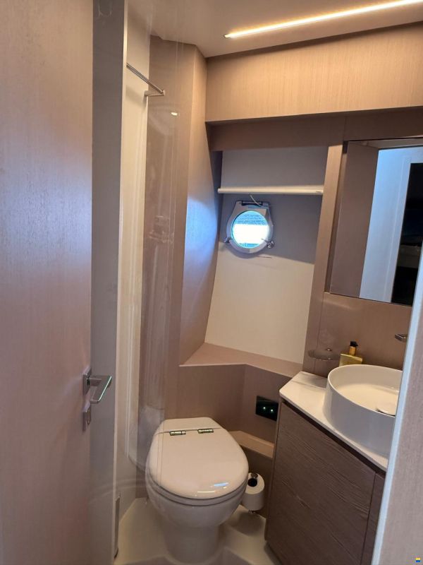 Ferretti 500