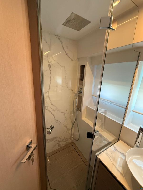 Ferretti 500