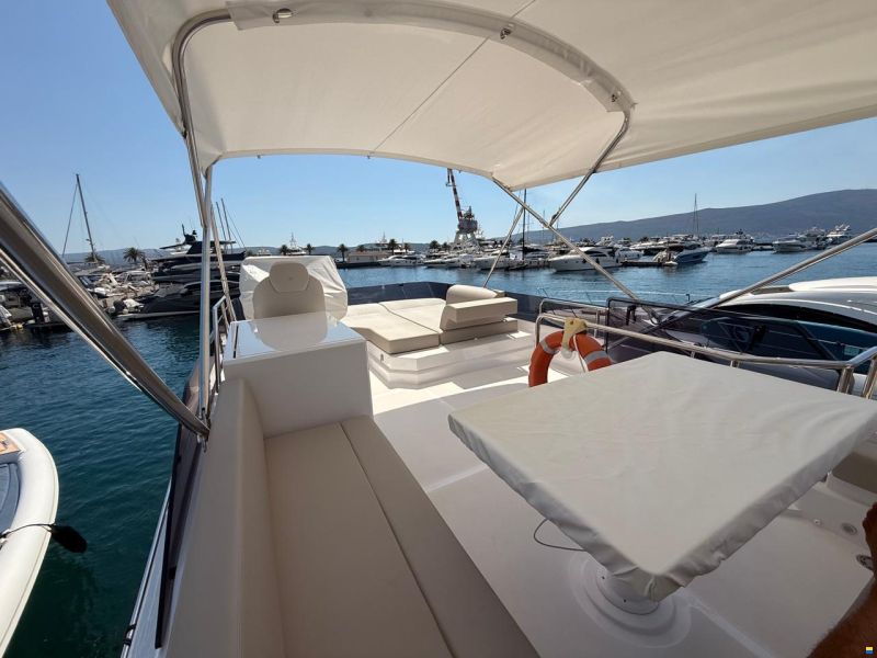 Ferretti 500