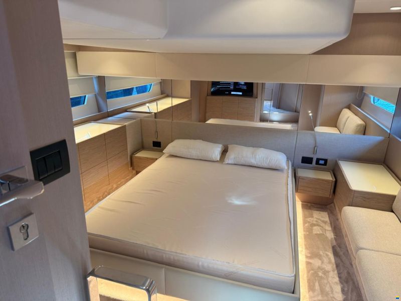 Ferretti 500