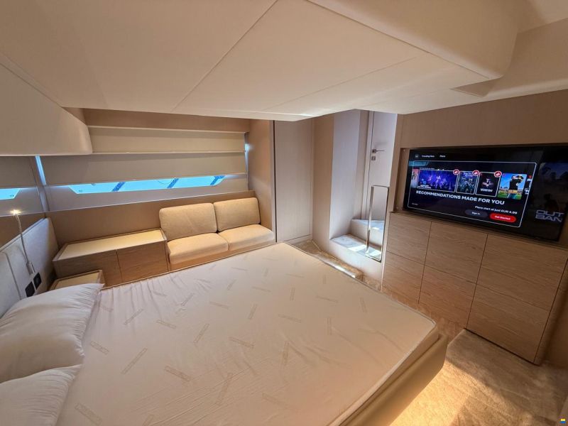 Ferretti 500
