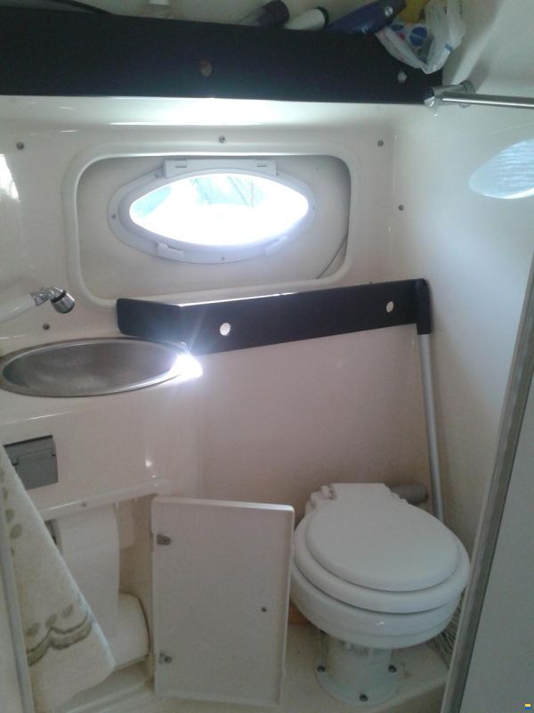 Rinker FIESTA VEE 270