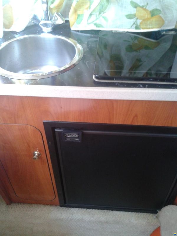 Rinker FIESTA VEE 270